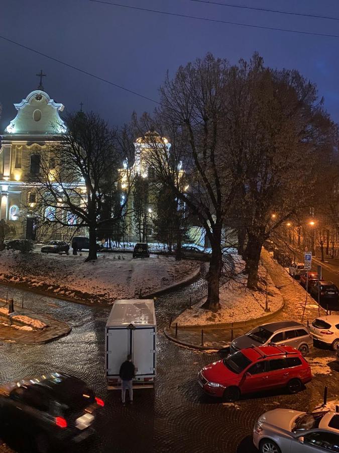 Квартира На Проспекті Шевченка Lviv Ngoại thất bức ảnh